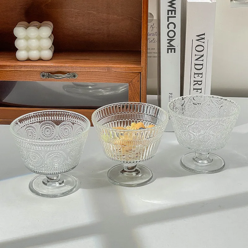 Copo de vidro com flor em rele - Kitchen Gadgets Vintage avaliação e preço